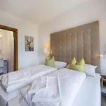 Σαλέ With Access, Neukirchen