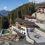 With Access, Neukirchen Σαλέ