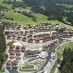 With Access, Neukirchen Σαλέ *