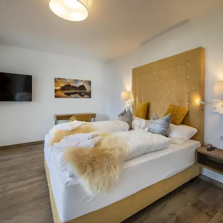 With Lift Access, Neukirchen *