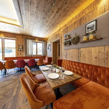 With Lift Access, Neukirchen *