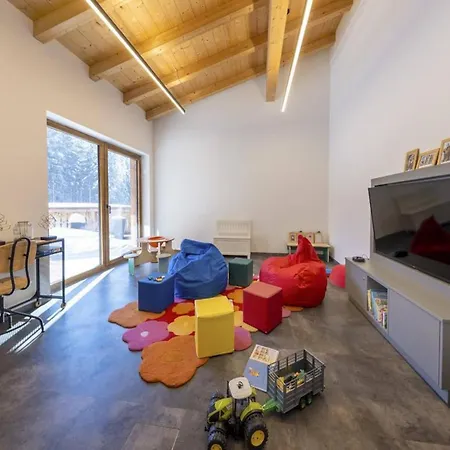 With Lift Access, Neukirchen